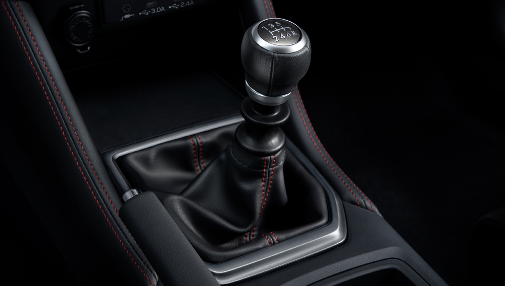 Image of 6-speed manual transmission shifter.