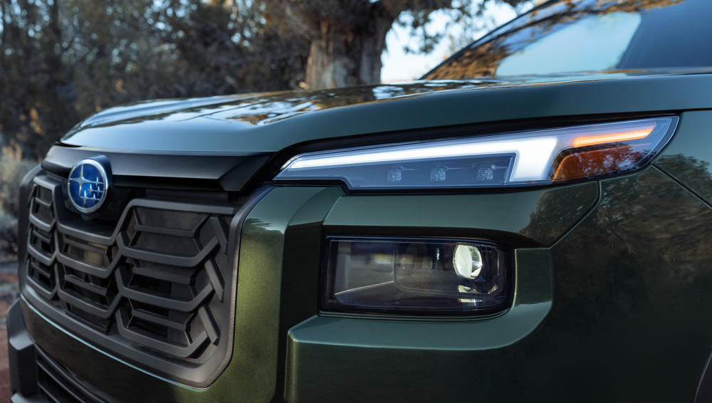 Close up of the LED Steering Responsive Headlights (SRH).