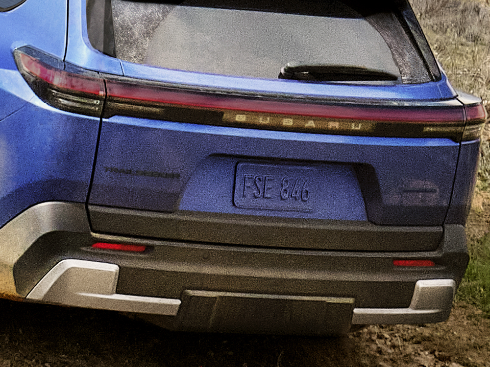 Roofline Rear Spoiler with Integrated Brake Light