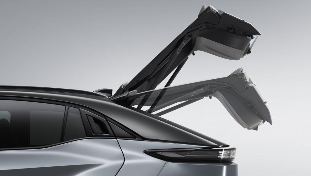 2027 Uncharted power liftgate.