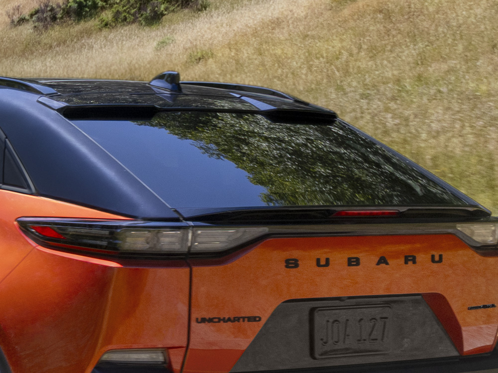Split-Design Roofline Rear Spoiler