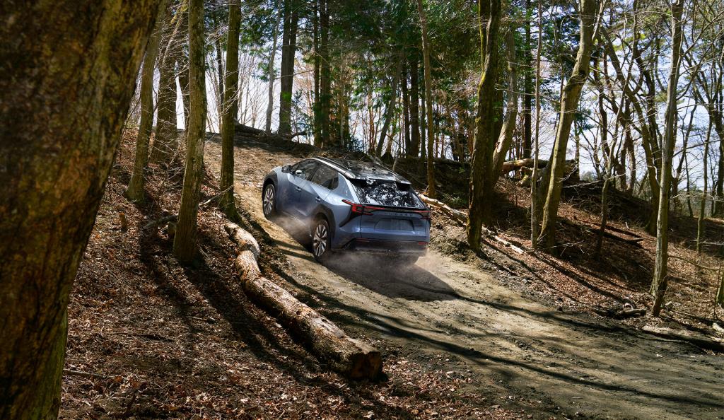 2026 SUBARU Solterra Solterra AWD Black cladding